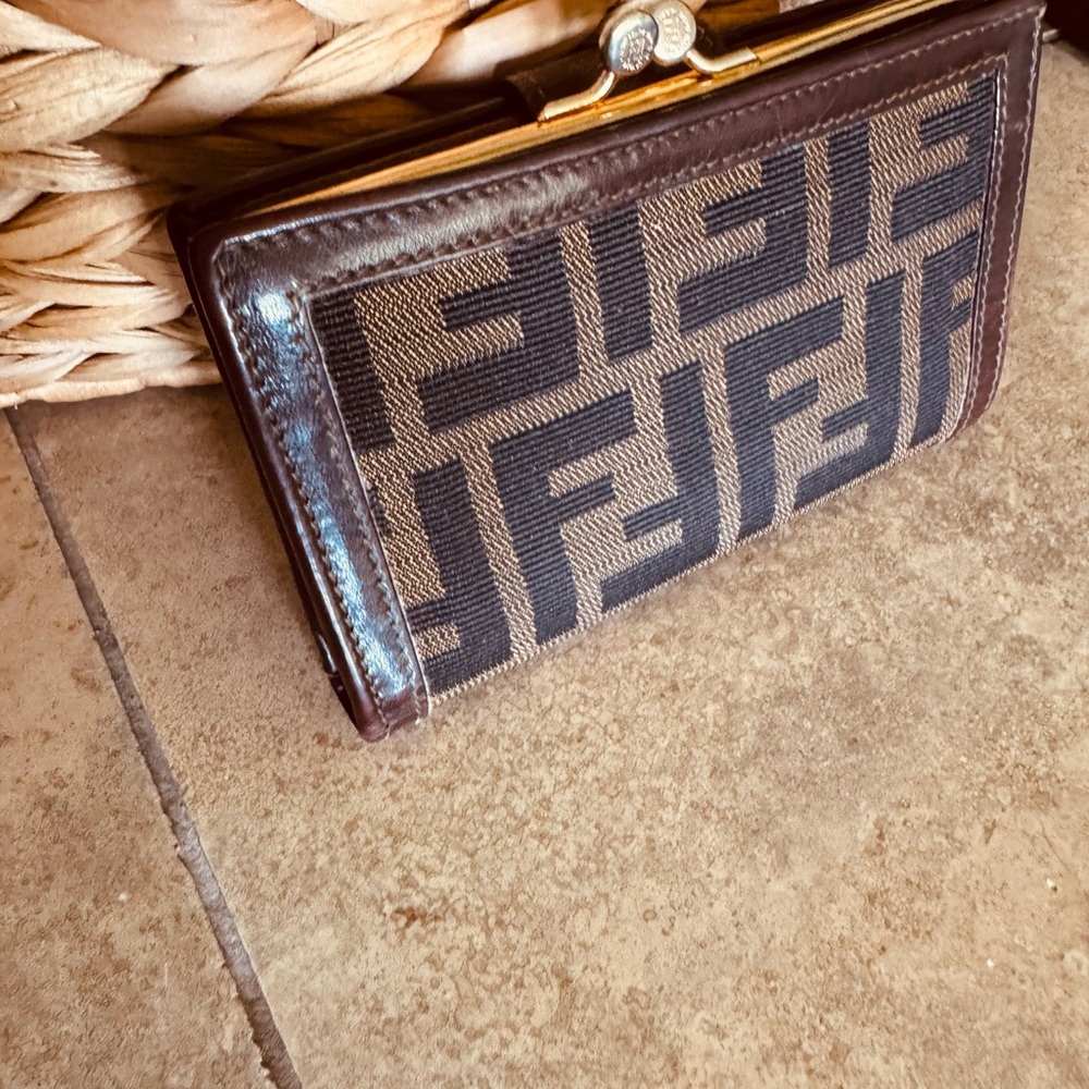 Fendi Zucca compact wallet Authentic - Picture 4 of 4
